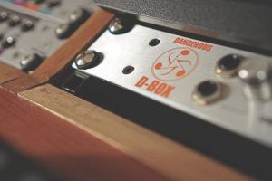 Envolvente Estudio - Dangerous D-Box