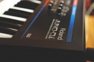 Envolvente Estudio - Teclado Roland Juno Di